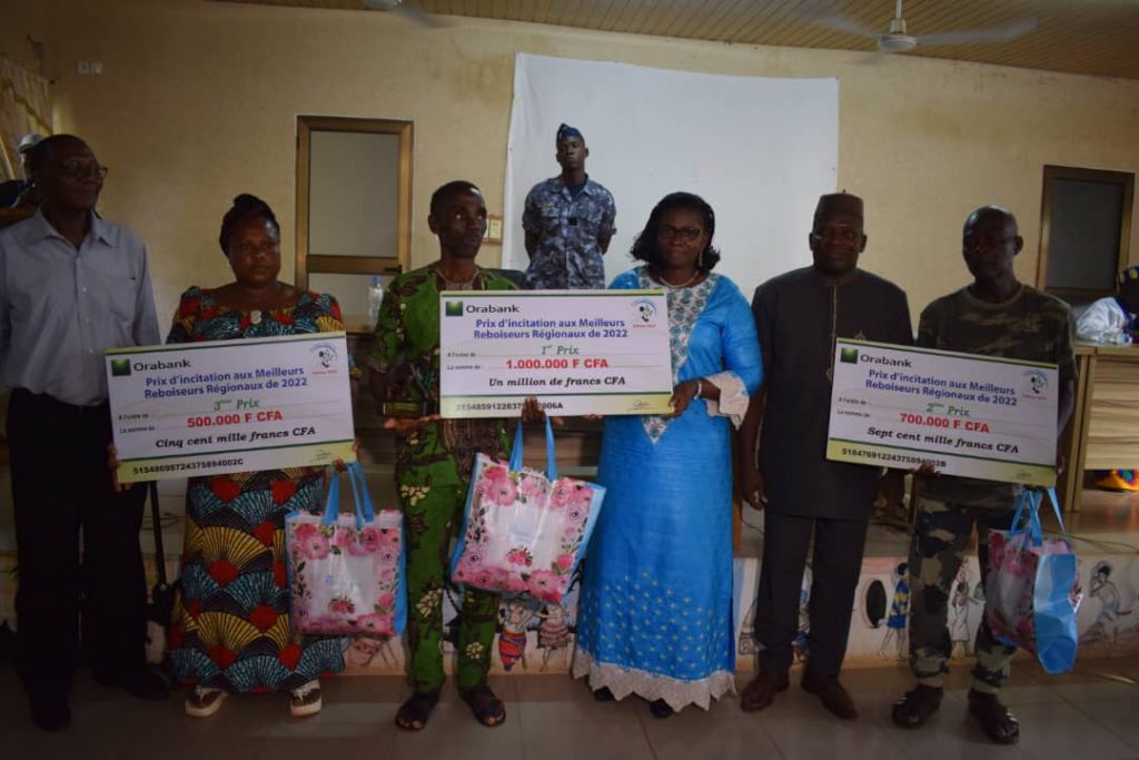 Remise meilleurs reboiseurs de la région maritime récompensés pour leurs engagements