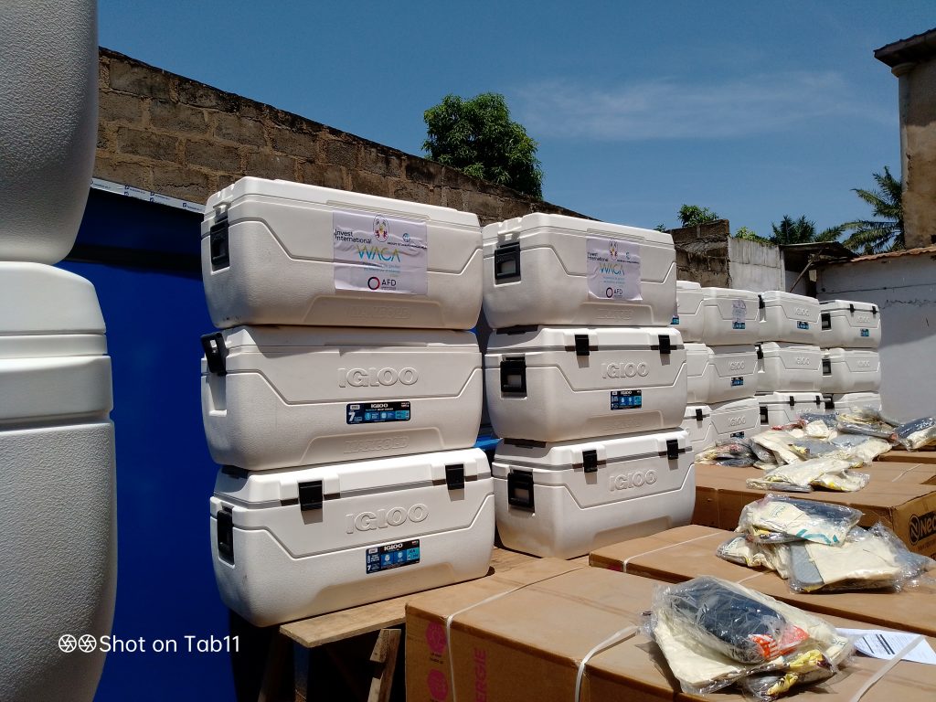 Le projet WACA ResIP appuie les maraichers et mareyeuses en équipements de travail